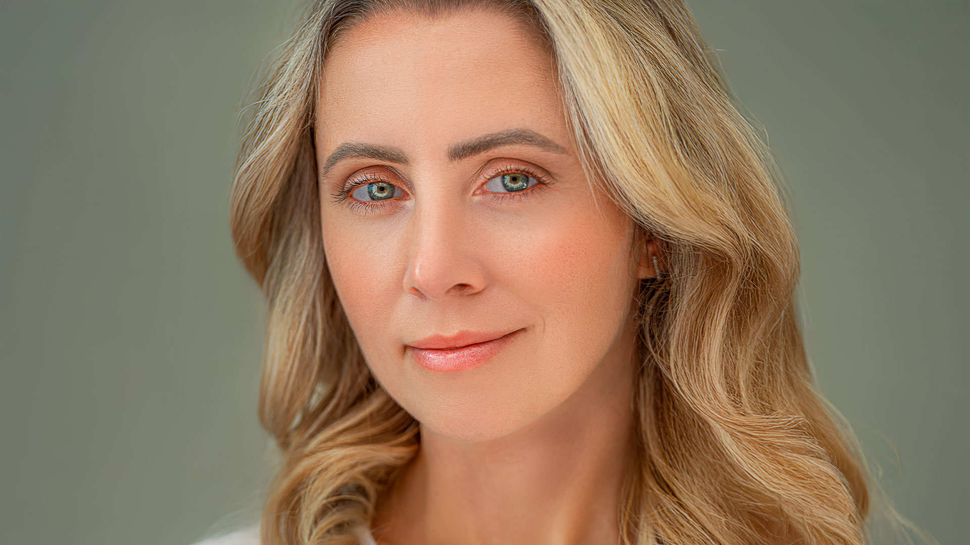 portrait photographer Chicago creative headshot session